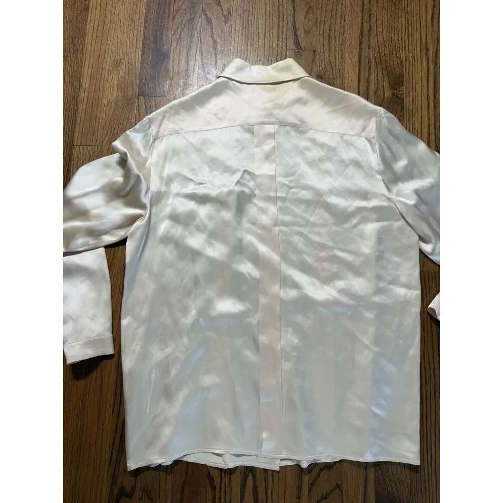 Need Clean!! Vintage CHANEL Boutique Silk Blouse Gold CC Buttons Size L C19